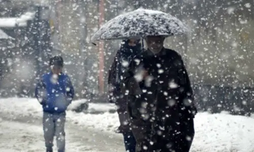 J&Ks higher reaches receive fresh snow, heavy rain in plains