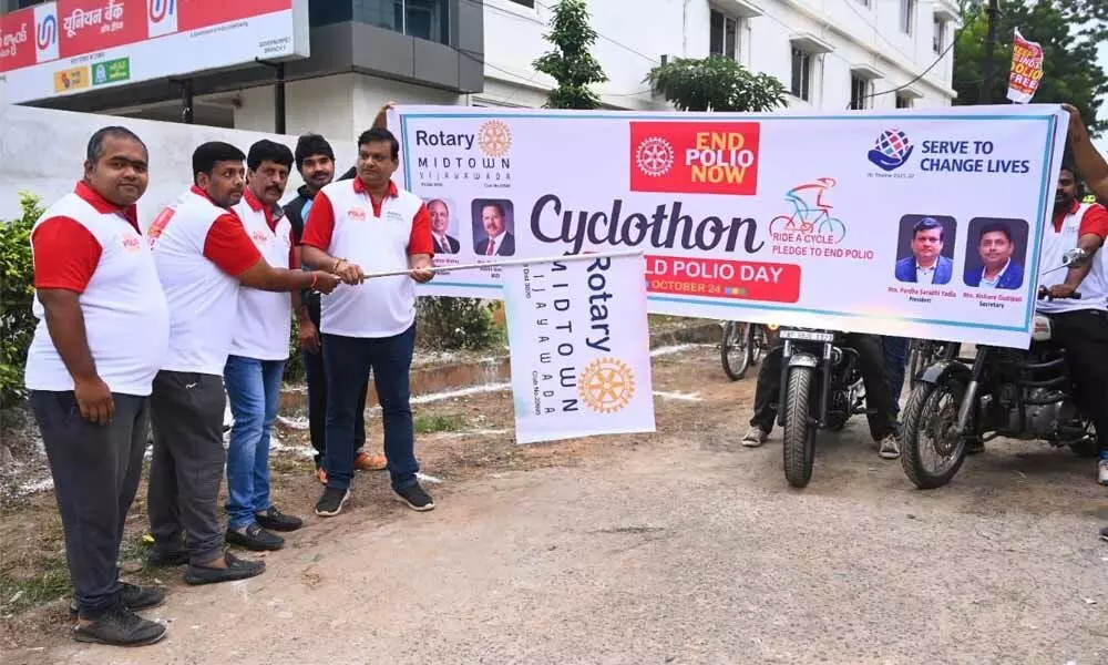 Guntur range DIG Dr Trivikrama Varma flagging off the 5k Grace Cancer Run in Ongole on Sunday