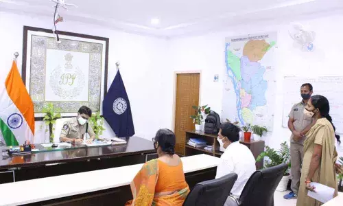 Superintendent of Police Aiswarya Rastogi receiving petitions from people in Rajamahendravaram on Monday