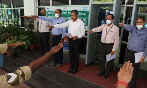 NTPC CGM Sunil Kumar administering the pledge in Ramagundem on Tuesday