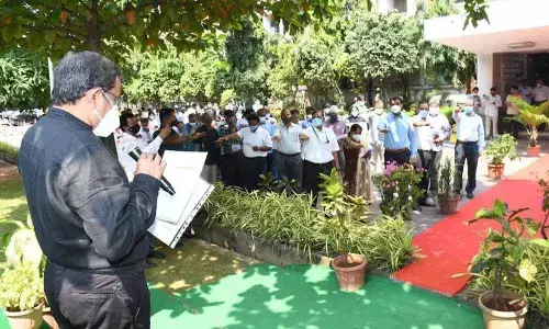 VPT Chairman K Rama Mohana Rao administering integrity pledge on the inaugural of Vigilance Awareness Week in Visakhapatnam on Tuesday