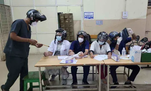 Osmania General Hospital doctors wear helmets to protest shoddy infrastructure