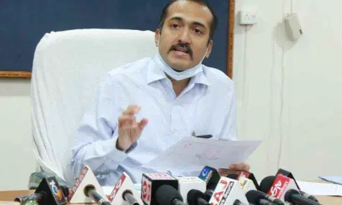 Collector Prashant Jeevan Patil addressing a press meet in Nalgonda on Friday