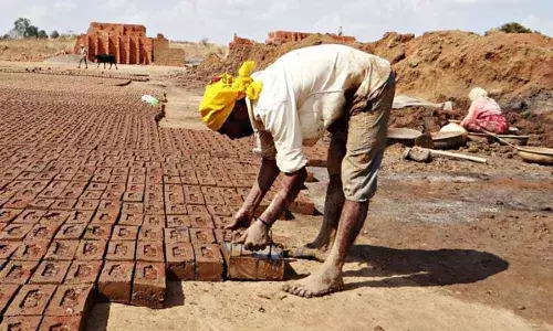 Educate unorganised sector workers on welfare schemes