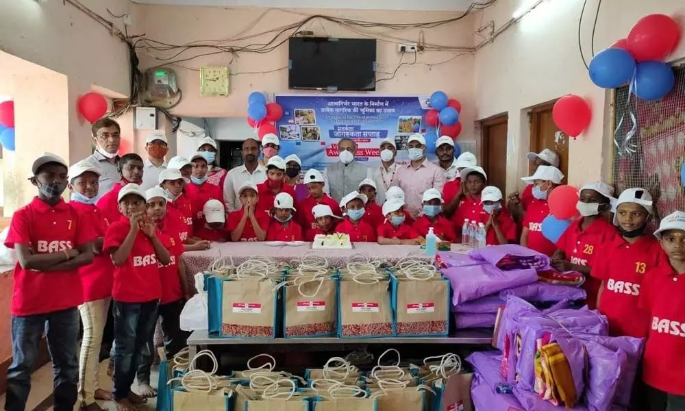 Union Bank staff visit orphanage
