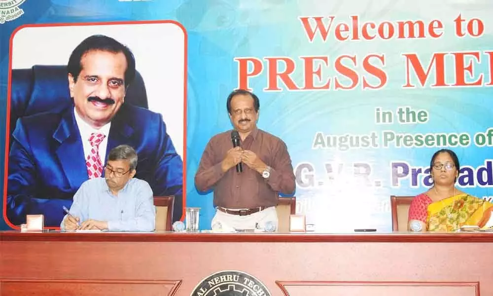 JNTU-KVice-Chancellor Prof GVR Prasad Raju addressing the media in Kakinada on Tuesday