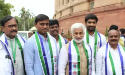 YSRCP leaders meet President of India Ram Nath Kovind, complains against TDP