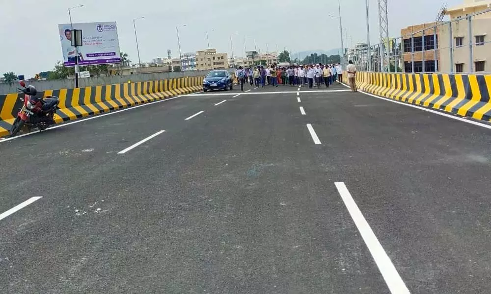 Kesineni Nani inspects Vijayawada Benz Circle flyover, says the decades-old problem is solved