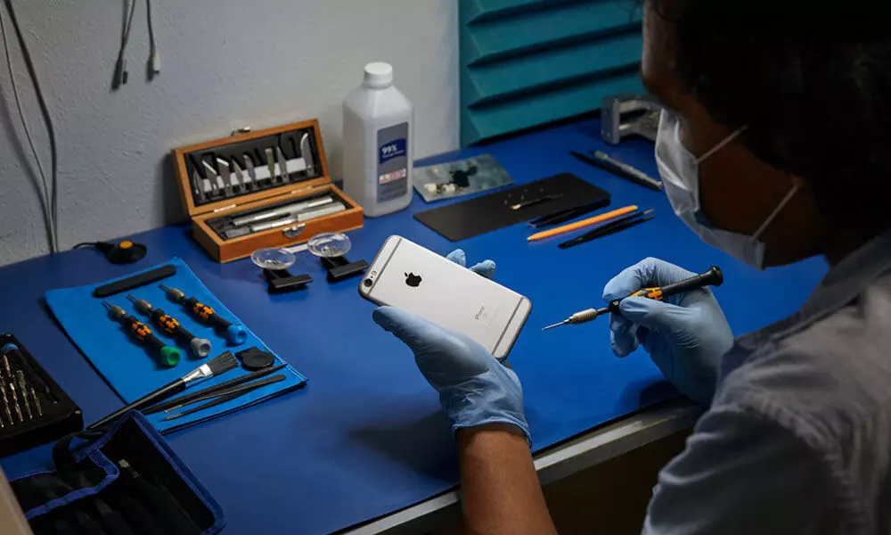 What Apple is offering with iPhone servicing