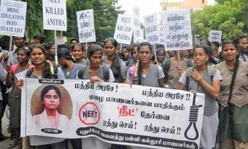 Government school students put up impressive show