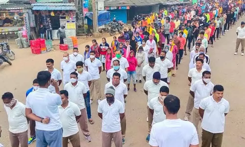 Visakhapatnam: Police host run against ganja
