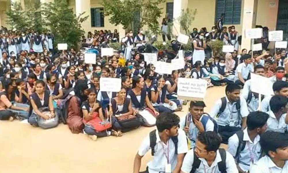 Tension erupts in Anantapur as students protest against merger of aided college in govt.