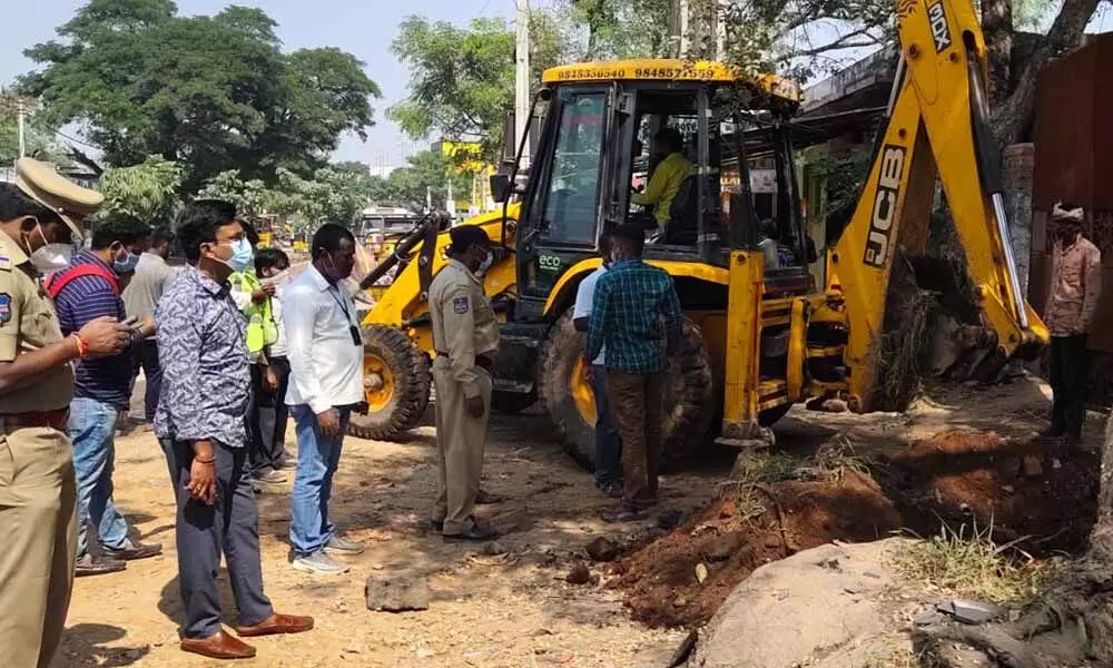 Jalpally civic officials deploy JCBs to raze illegal structures