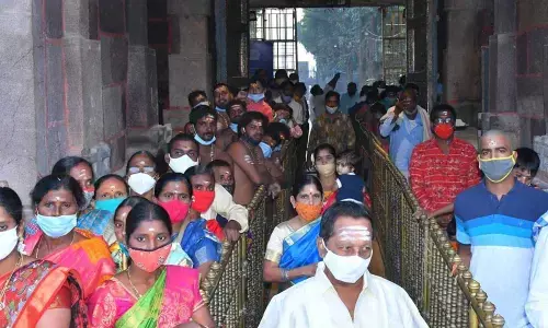 A large number of devotees throng Srisailam temple on the occasion of first Karthika Somavaram.
