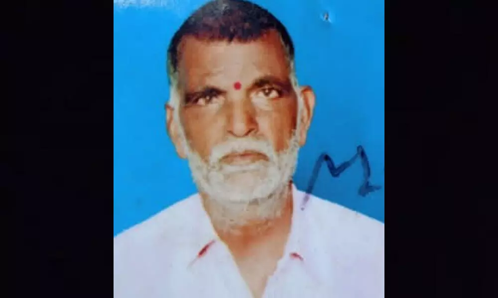 Farmer Mamidi Beeraiah died due to massive cardiac arrest at the paddy procurement centre on November 5