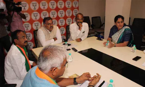 Why paddy procurement not started in TS?: Bandi to CM