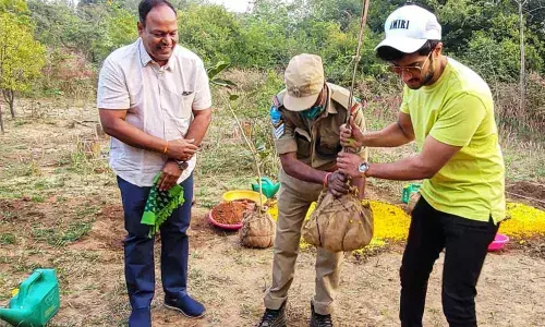 Dulquer Salman takes up Green India Challenge