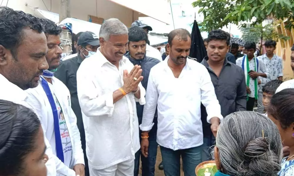 Minister for Panchayat Raj and Rural Development Peddireddi Ramachandra Reddy campaigning in Kuppam on Friday