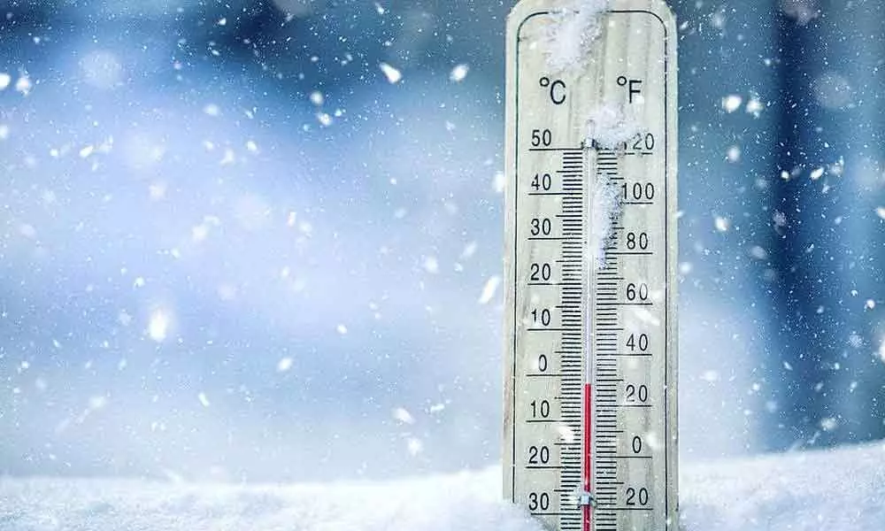 Night temperature drops below zero in Srinagar