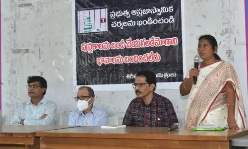Sirisha, wife of Maoist leader Akkiraju Haragopal, alias Ramakrishna (RK), addressing the media at Press Club in Somajiguda in Hyderabad on Sunday Photo: Adula Krishna