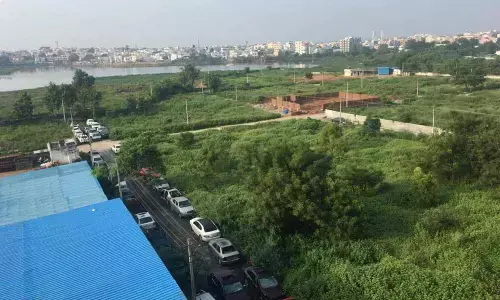 Rampant illegal parking raises hackles of locals in Hasmathpet