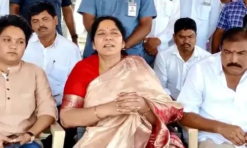 Minister for Tribal Welfare Satyavathi Rathod addressing a press conference in Mahabubabad on Wednesday