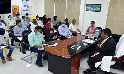 Minister for Tourism and Sports Muttamsetti Srinivasa Rao addressing the officials at the Secretariat at Velagapudi on Wednesday