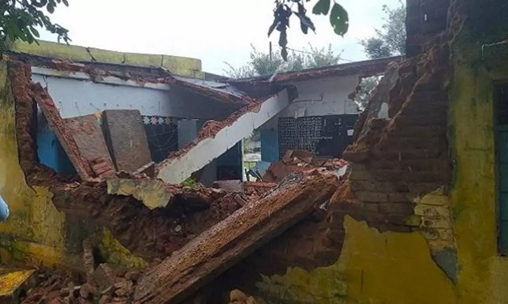 72-year-old man buried under debris of collapsed house rescued