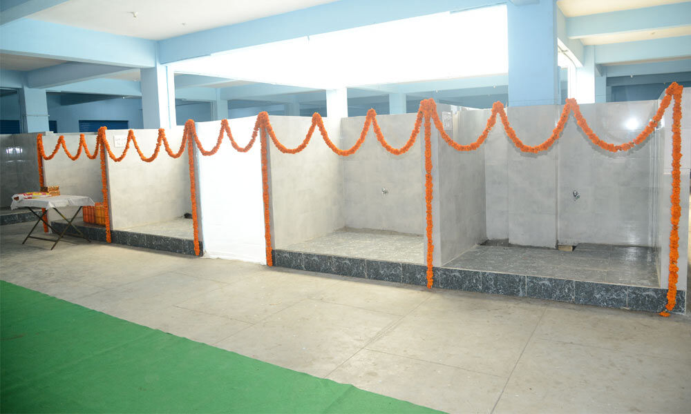 Hyderabad Modern fish markets works at a brisk pace