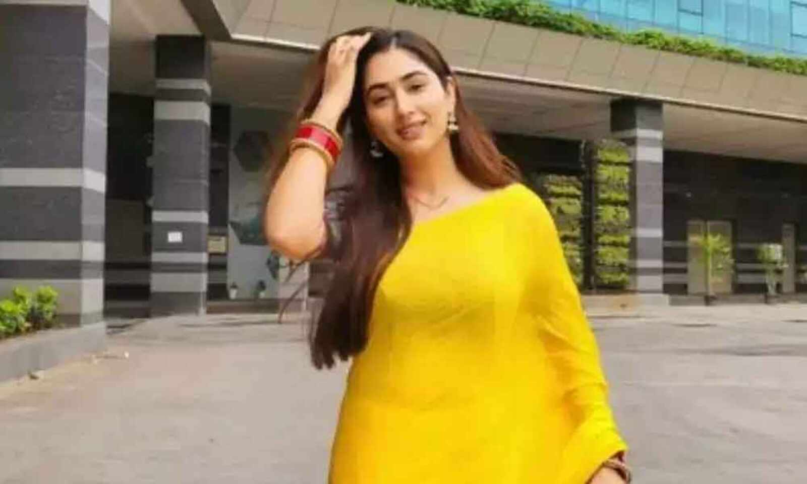 Bade Achhe Lagte Hain 2's Disha Parmar has expensive taste in bags; owns  Gucci, Fendi and other popular labels [View Pics]