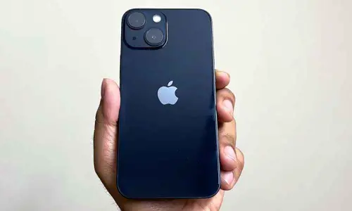 iPhone 12, iPhone 13 get special iOS 15.1.1 update