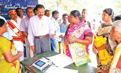 Continue Pongal cash bonanza: AIADMK