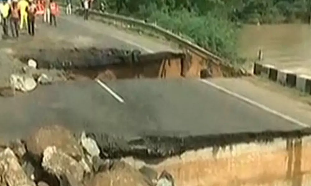 National Highway near Kovur cut off as Penna river overflows due to torrential rains