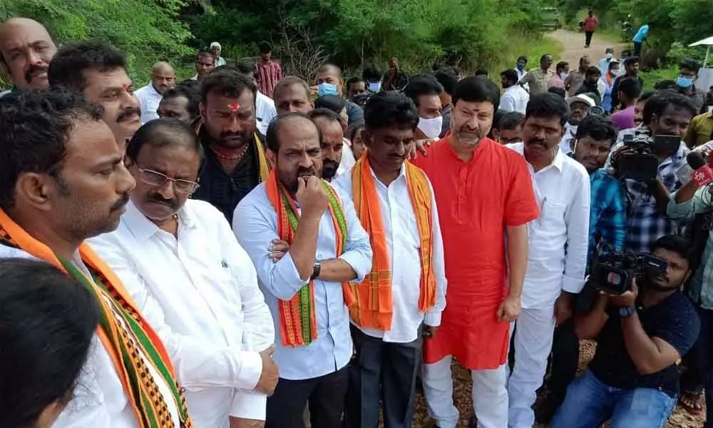 BJP state president Somu Veerraju, national secretary Y Satya Kumar and other party leaders visit flood-affected areas in Nandaluru mandal in Kadapa district on Monday