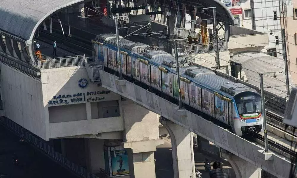 Hyderabad Metro Rail conducts lucky draw