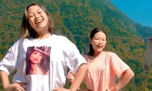 The two girls who were seen dancing to Vidya Balan