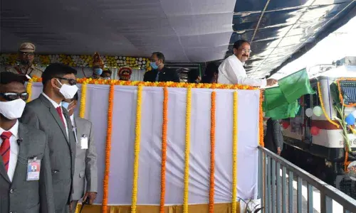 Vice President Venkaiah Naidu flags off new Vistadome coaches