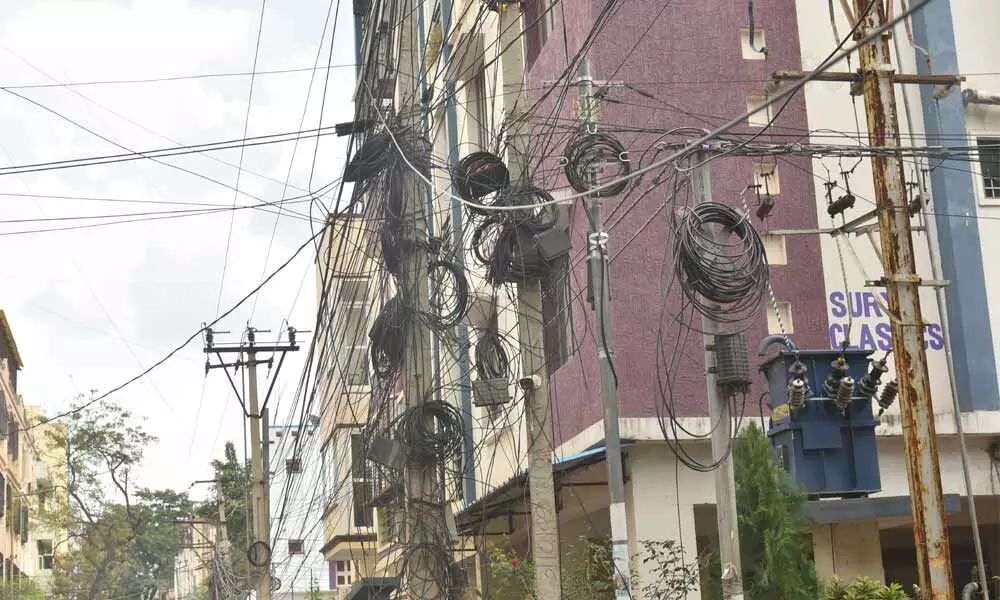 Dangling wires pose danger to Bhagyanagar Colony residents