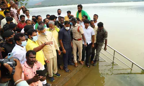TDP national president  N Chandrababu Naidu during  a visit to Rayalacheruvu in Chittoor district on Wednesday. Senior TDP leader and former Minister N Amaranatha Reddy and others are seen.