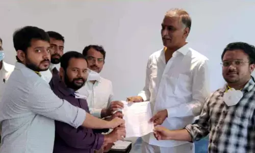 Junior doctors withdraws strike after meeting minister Harish Rao