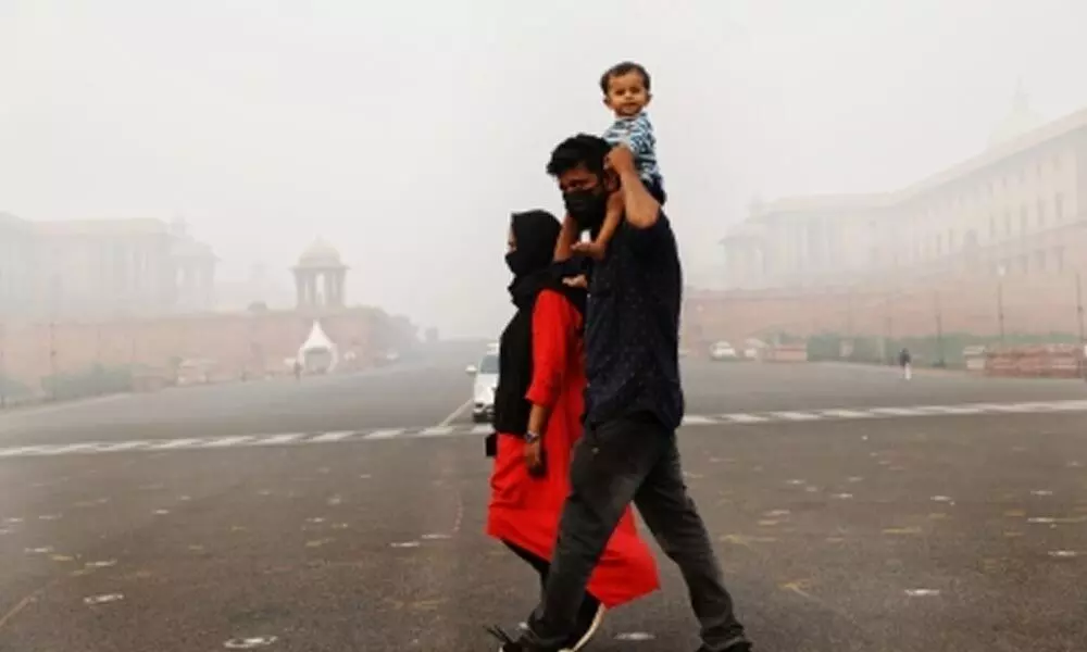 Mainly clear sky, very poor air quality in Delhi-NCR
