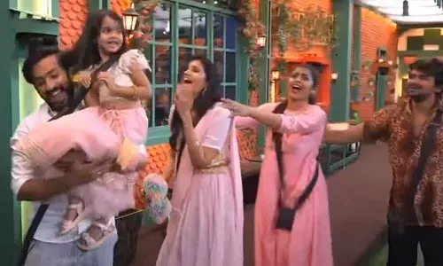 Sweet reunion of Ravi with his family in BB house