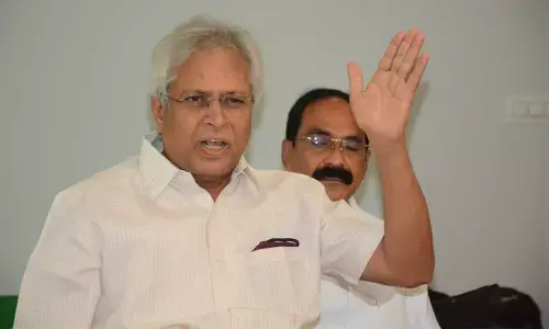 Former MP Vundavalli Arun Kumar addressing the media at Rajamahendravaram on Saturday Former MP Vundavalli Arun Kumar addressing the media at Rajamahendravaram on Saturday