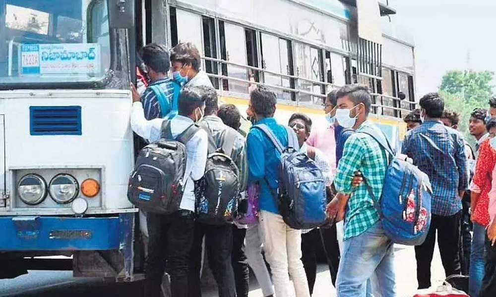 Why only few halts for attending nature’s call, ask TSRTC passengers