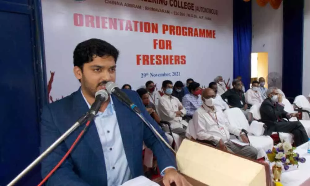 Chief Executive Officer of SRKR Engineering College SRK Nishanth Varma addressing the students and their parents on the college premises on Monday