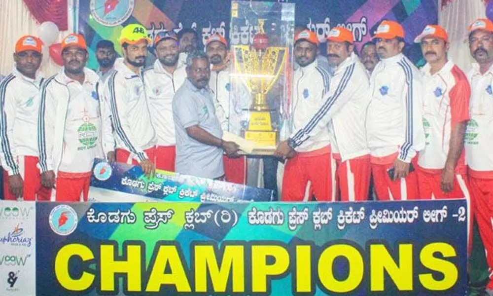 Media Captain 12 team champions in cricket tournament