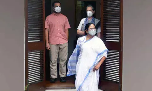 After no UPA barb, Congress to launch all-out attack against Mamata Banerjee