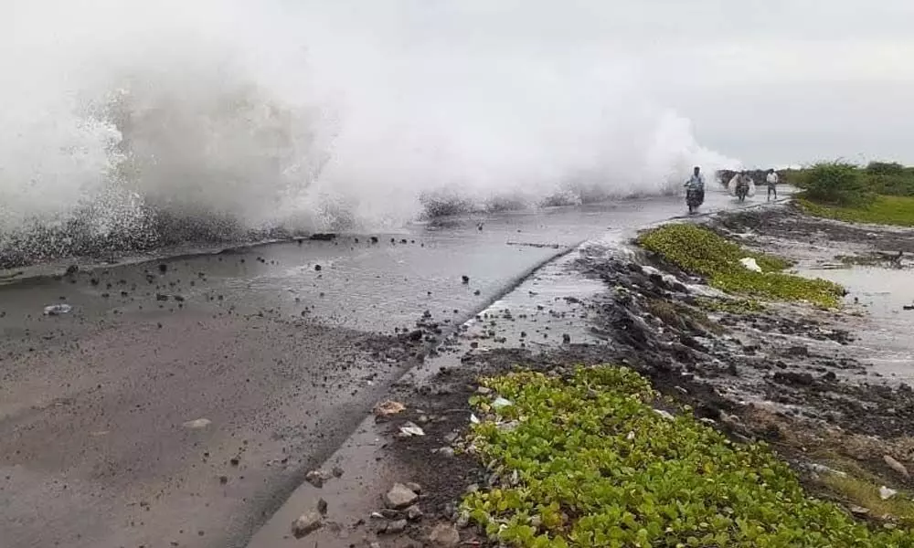 Sea rough as Cyclone Jawad to make landfall today