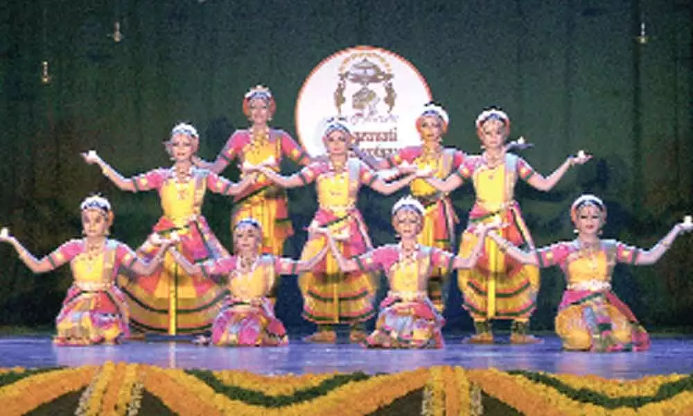 KV Lakshmi group (Visakhapatnam) performing Kuchipudi 	Photo: Ch Venkata Mastan