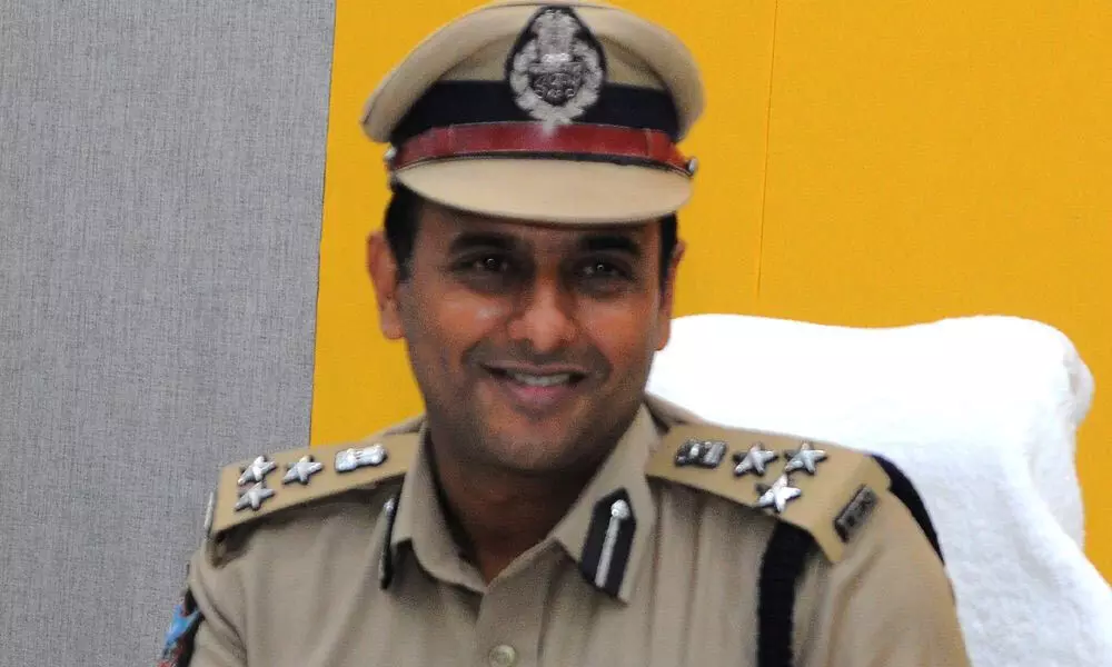 Kanthi Rana Tata taking charge as the Commissioner of Police in Vijayawada on Wednesday  Photo:  Ch Venkata Mastan